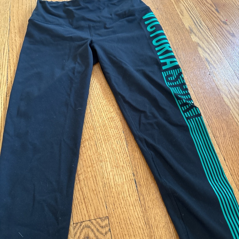 Victoria's Secret  Black and Green Knockout Capris - Picture 2 of 5